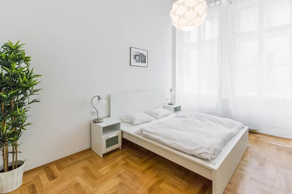 Apartment Jindrisska Praga